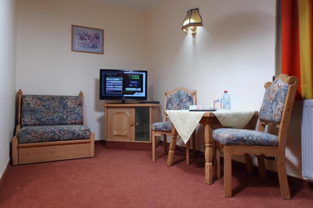 Hotel Sieweburen Luxembourg Room photo